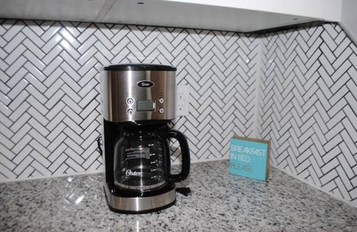 East Memphis Apartment | House of Blues by Pettigrew Adventures