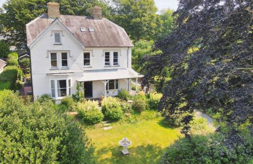 Newcastle Emlyn House | House of Brohedyn