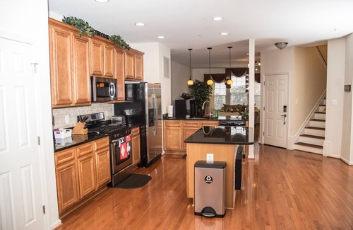 Laurel House | House of Cardz- comforts of home by LLOYD SUITES