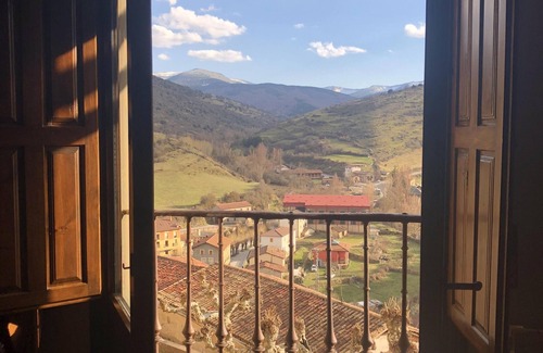 Villoslada de Cameros House | House of the Old Town Hall. Beautiful camerana house with exceptional views