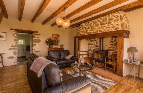 Chataigneraie Cantalienne House | House of Red House Vitrac Cantal