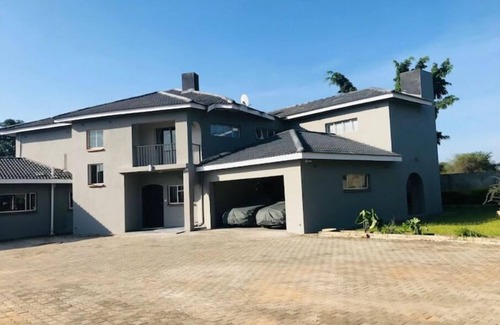 Bulawayo House | House of Sharma - 6bed 5.5bath