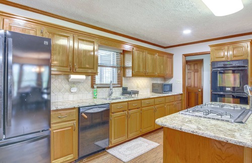 Spring Lake House | House on 20 Acres w/On-Site Pond in Spring Lake!