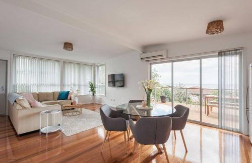 Penguin House | House on Hampson