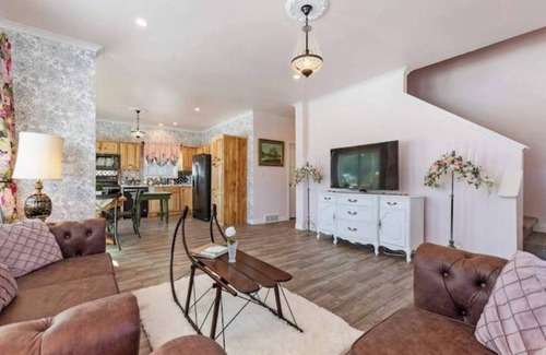 Saint Mary's House | House on Pond in Idaho Springs with Hot Tub - New Construction Custom Built!