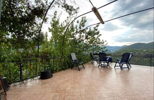Precetto House | House on the Marmore Falls