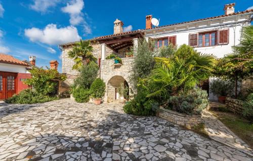 Peresiji House | House Peresiji