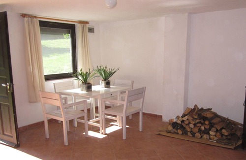 Magyarlukafa Cottage | House rental with large garden and panoramic views, pets welcome