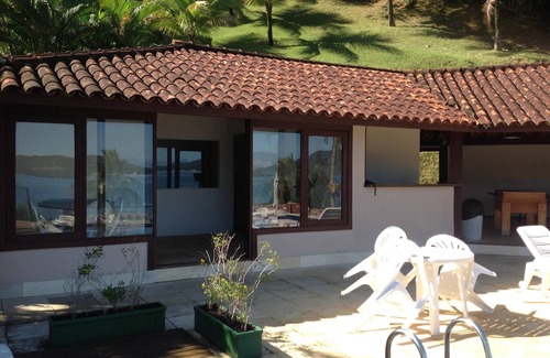 Marinas House | House right on the beach in a gated community near the center of Angra.