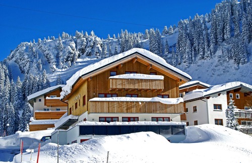 Schroecken Apartment | House Rothorn, Apartment Höfer for 8 people with its own sun terrace