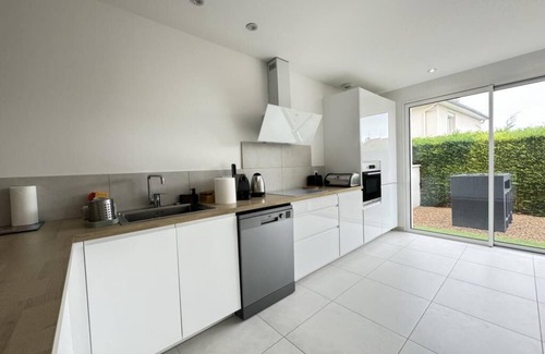 Aubiere Apartment | House sleeps 8 Outdoor parking, Air-conditioned