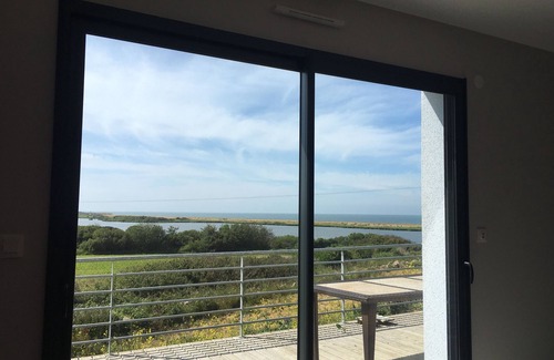 Gatteville-le-Phare House | House TER MER direct view of the Gattemare lake and the sea,