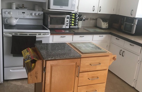 Okanagan-Similkameen House | House to rent for a month or two in the sunny Okanagan Valley in Oliver, BC.