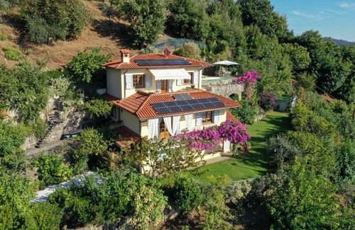 Camaiore Villa | House/Villa -Charme Toscana- Camaiore close Forte dei Marmi
