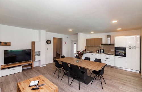 Suhovare House | House Villa Ivona (81911-K1) - Suhovare