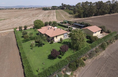 Pescia Romana Villa | House /Villa - Pescia romana
