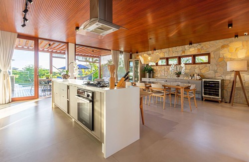 Praia do Forte House | House with 06 suites 200m from the Natural Pools beach