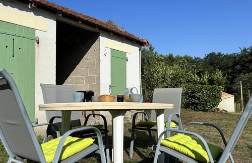 Diou Cottage | House with garden near canal and Loire, fully equipped, perfect for families