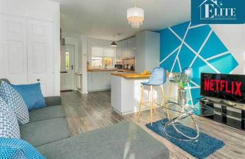 Whitnash Apartment | House with Garden & Private Driveway - Elite Properties