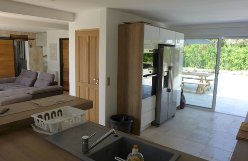 Lavilletertre House | House with heated swimming pool 29°/01 hours 10 PARIS - 8 people MAX