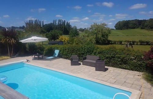 Gestel House | House with heated pool and large garden