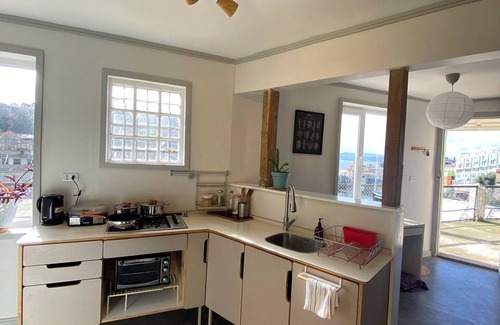 Valparaiso House | House with large terrace, patio and excellent ocean view, steps from downtown.