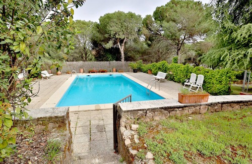 Las Jaras House | House with pool and garden 9 km from Córdoba, stunning views.