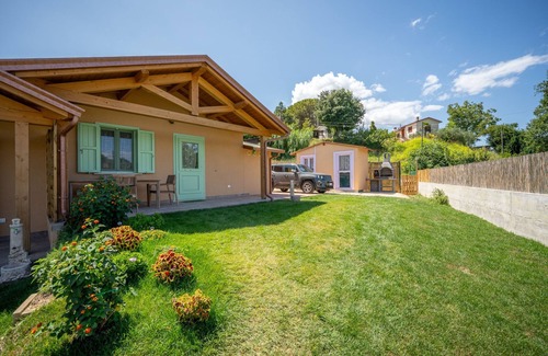 San Brizio Apartment | House with porch and garden (fully accessible)