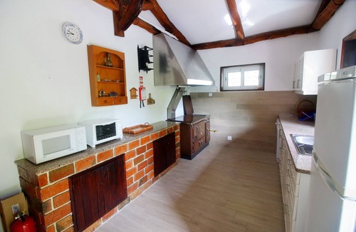 Vilar da Veiga Ski Chalet | House with private pool and tennis court in Gerês