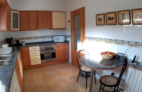 Cunit Villa | House with private swimming pool and garden 7 minutes walk off the beach.