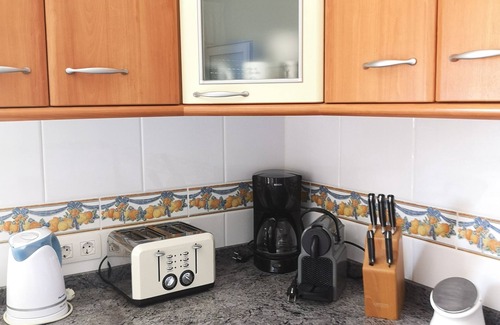 Cunit Villa | House with private swimming pool and garden 7 minutes walk off the beach.