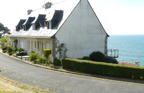 Tredrez-Locquemeau House | House with sea view for 6 , with fireplace at 340 steps from the sand.