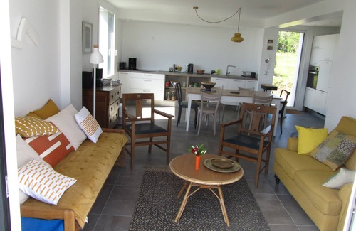 Primelin House | House with sea view, close to beaches and footpaths. Peace and quiet.