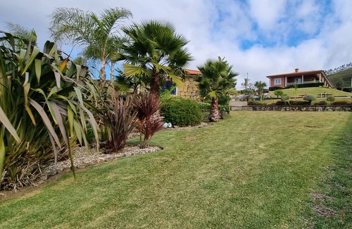 Fornelos House | House with swimming pool, soccer pitch, jacuzzi, totally private