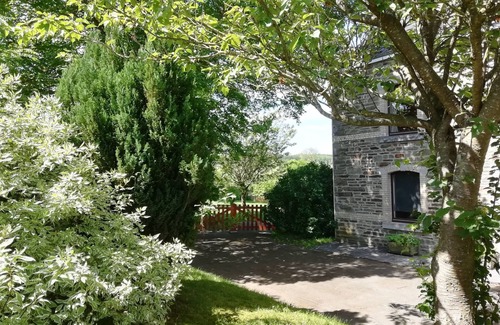 Tavigny Cottage | House with veranda, 5 bedrooms, 2 bathrooms