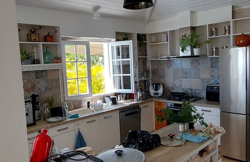 Saint-Denis House | House with very pleasant garden, lovely view of the town.