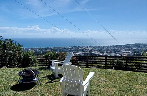 Saint-Denis House | House with very pleasant garden, lovely view of the town.