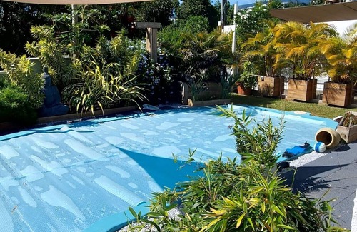 Saint-Denis House | House with very pleasant garden, lovely view of the town.