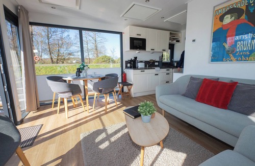 Bad Bederkesa House | Houseboat 2 See-Maid. Decelerating and cozy-modern.