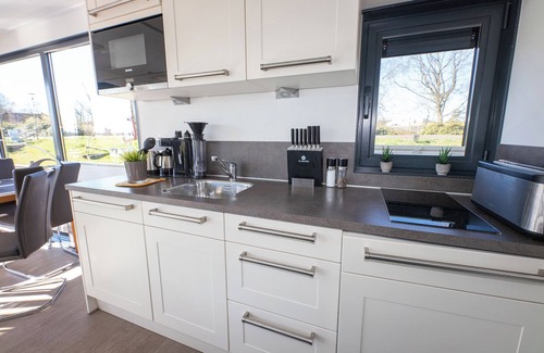 Bad Bederkesa House | Houseboat 3 lake lounge. Unconventional and with privacy.