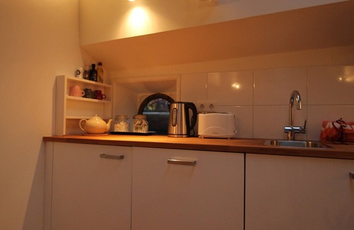 Nieuwmarkt en Lastage Boat Rental | Houseboat Apartment Amsterdam Center