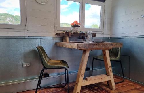 Vireux-Wallerand Boat Rental | Houseboat Meuse