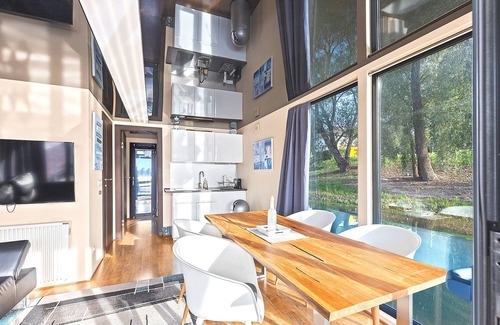 Wiesbaden Boat Rental | Houseboat villa. nautica