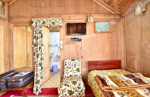 Dal Lake Hotel | Houseboat Zaindari Palace