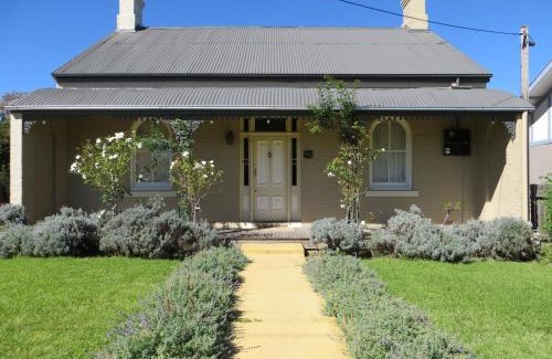 Goulburn House | Houses in Goulburn