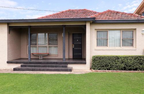 Goulburn House | Houses in Goulburn