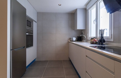 Nueva Espana Apartment | Housing Castellana X X I X by Sharing Co