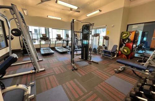 Houston Apartment | Houston Airport Stay with Fast Wifi & Free Parking