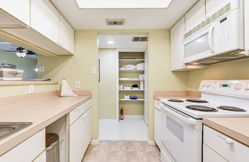 South Main Condo | Houston Condo w/Pool Access ~ 1 Mi to NRG Stadium