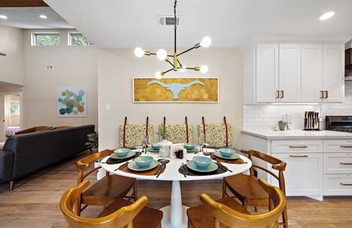 Grogan's Mill House | Houston Getaway Nr The Woodlands | BBQ Yard Games
